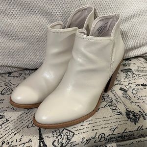 Esprit cream chunky heel booties